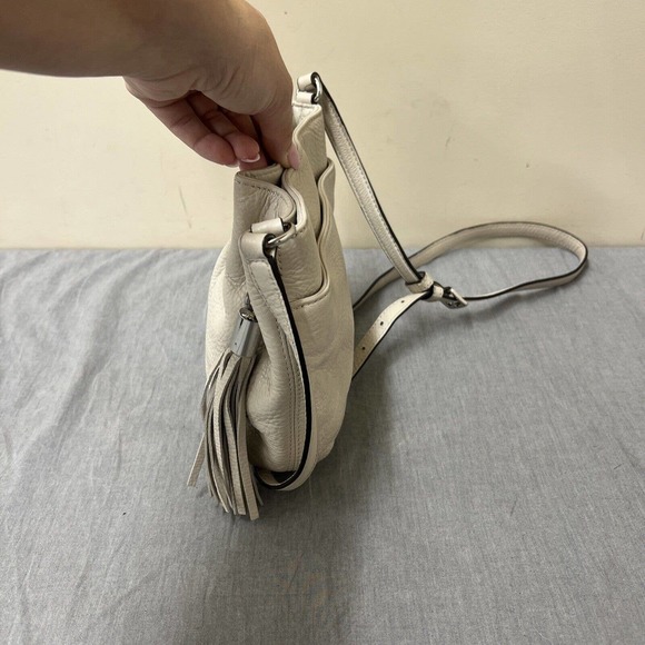 Michael Kors Off-White Soft Pebbled Leather Crossbody Purse W/Tassel FS Charity - Picture 4 of 11